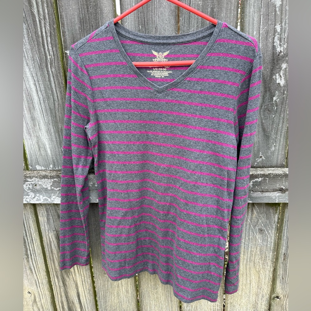 Faded Glory shirt *perfect for bundling*